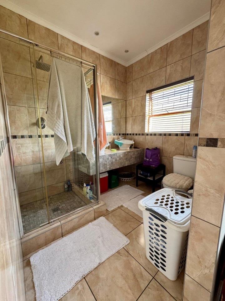 4 Bedroom Property for Sale in Rouxville Western Cape